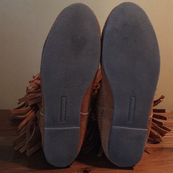 Minnetonka leather 3 layer brown fringe suede boot - Picture 6 of 8